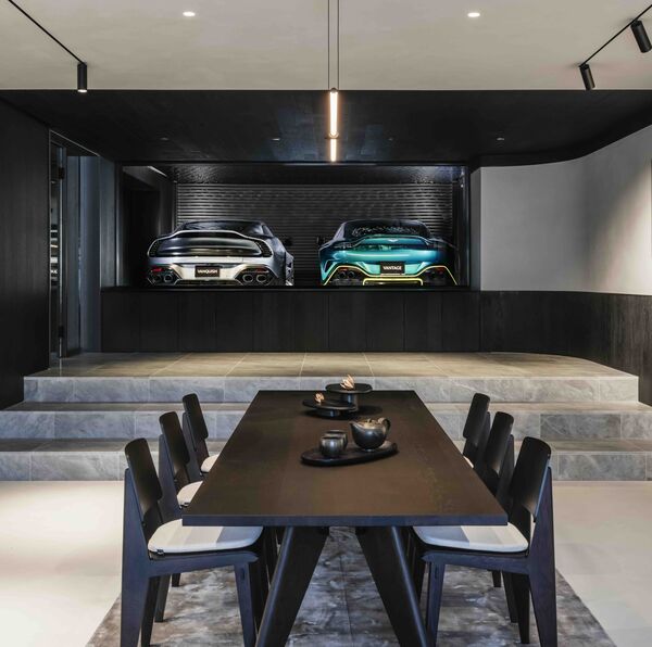 Das Aston Martin Haus in Tokio